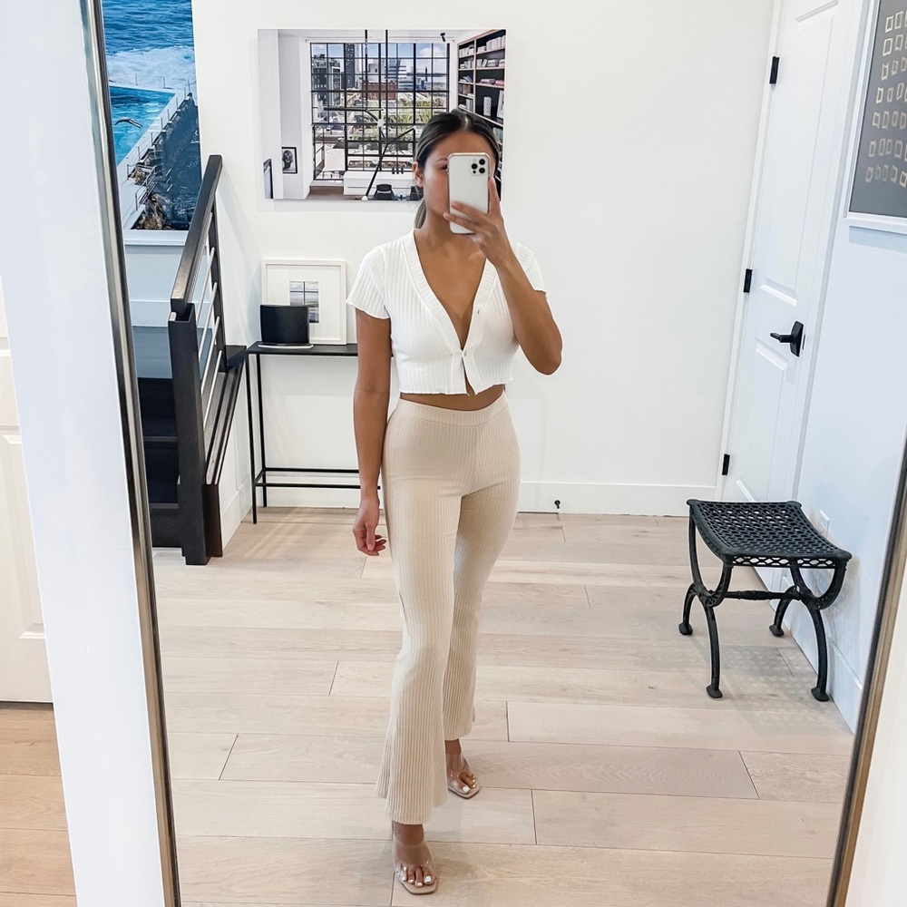 Soft nude flare leggings